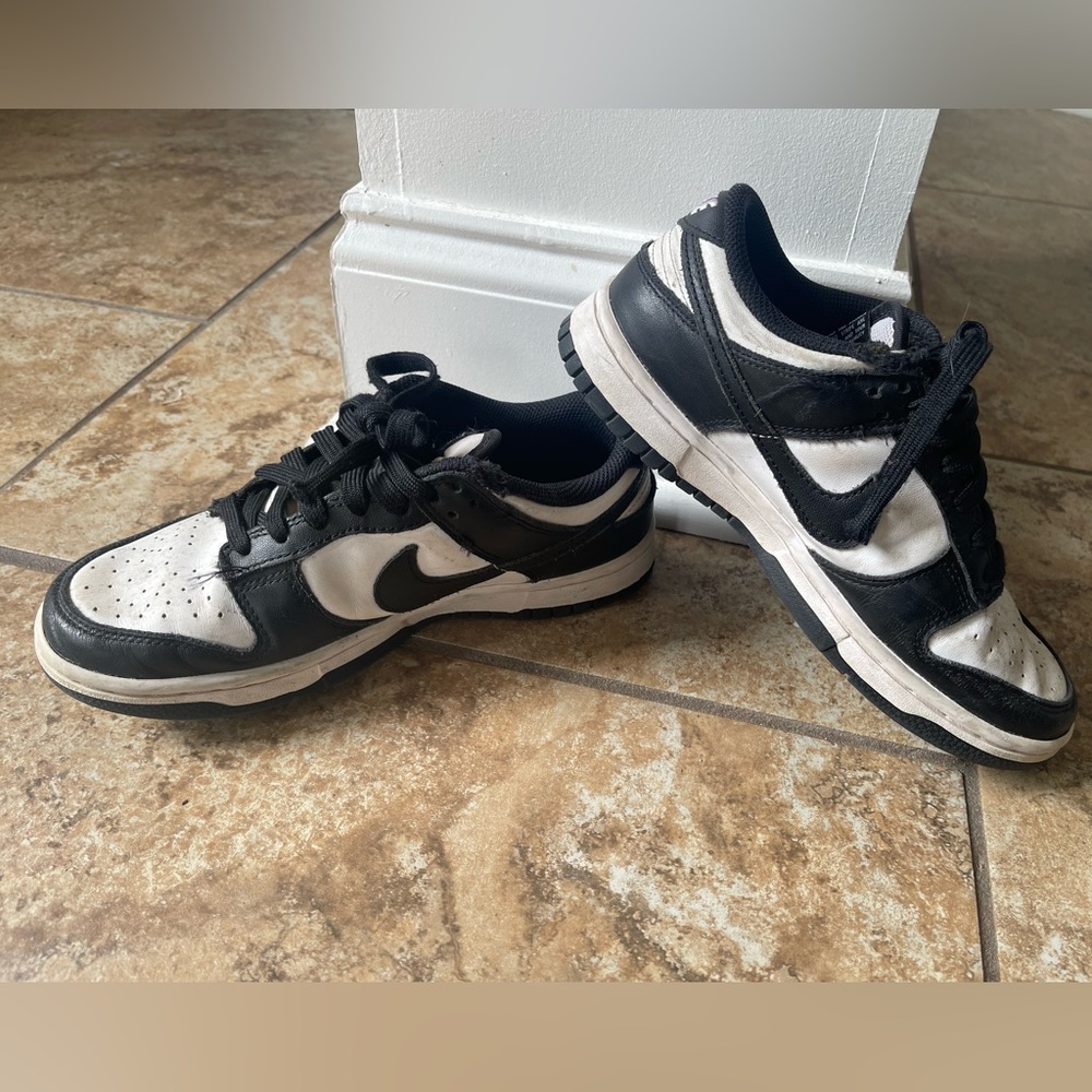 Nike Panda Dunks
